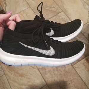 Nike free flyknits
